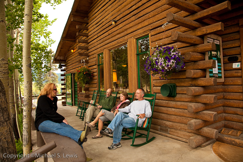 Some 4UR Guests Relaxing in front of the Lodge